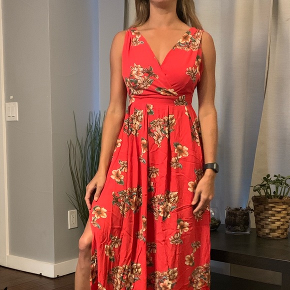 Red floral maxi dress - Picture 1 of 4
